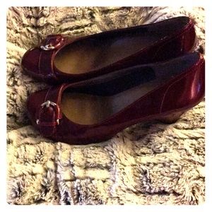 Burgundy me too high heels